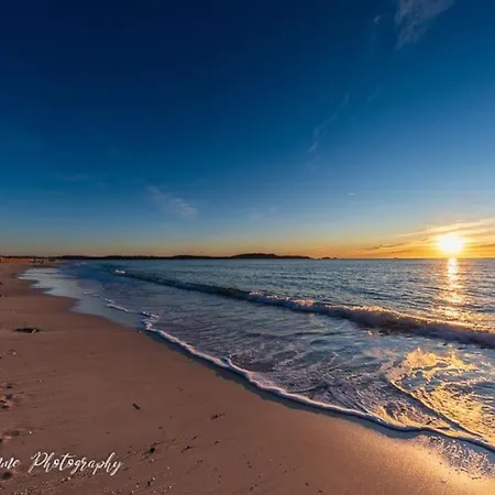 T2: 45m2 :4 Places :independant Dans Hyères