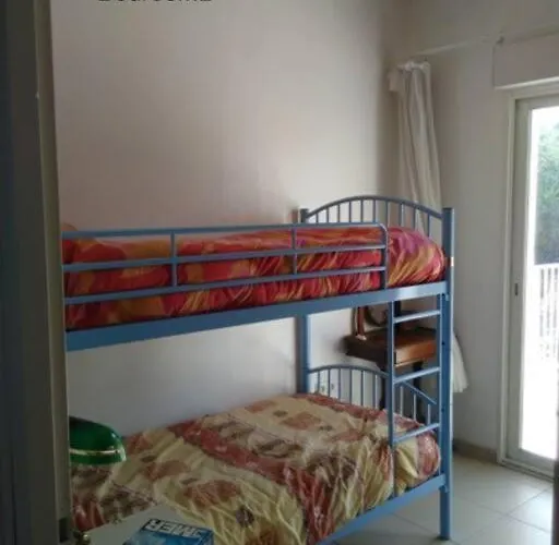 T2: 45m2 :4 Places :independant Dans Lägenhet *