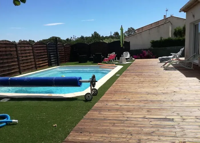 T2: 45m2 :4 Places :independant Dans Lägenhet