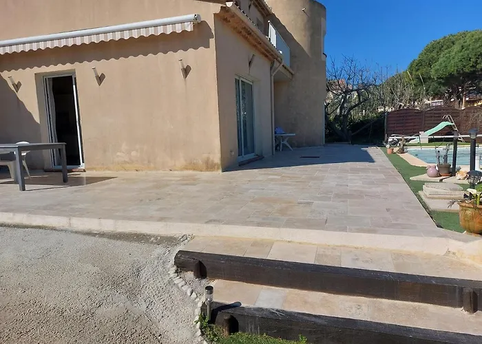 T2: 45m2 :4 Places :independant Dans *